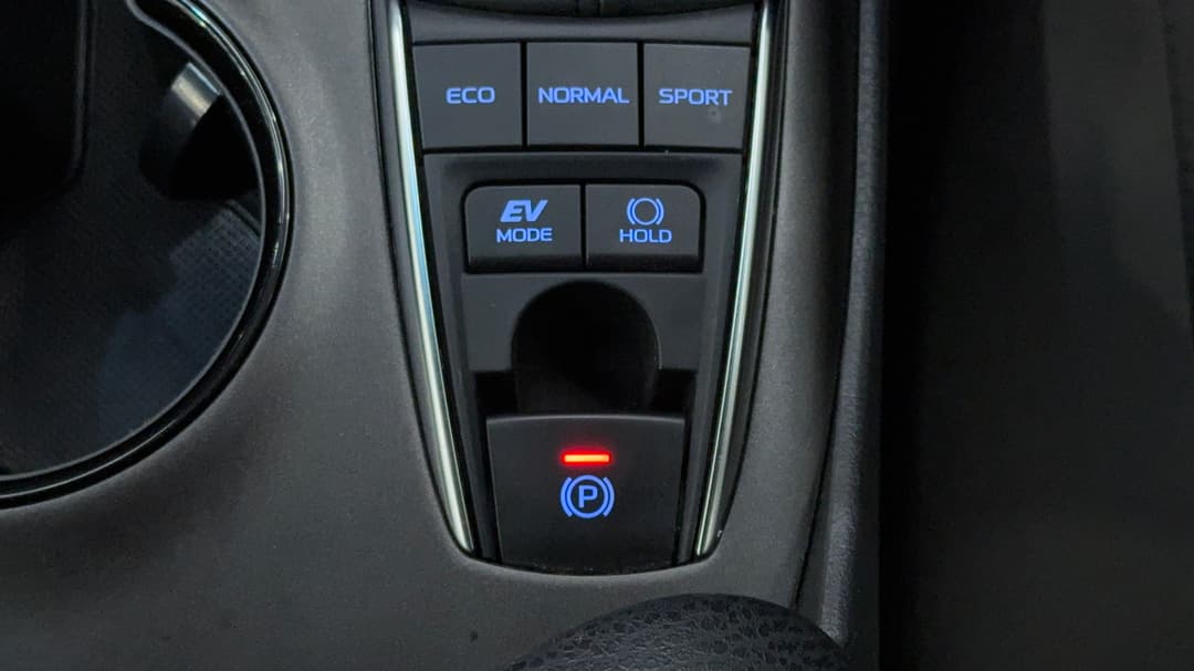 2023 Toyota Camry Ascent Hybrid, Automatic, 34756 km, Handbrake