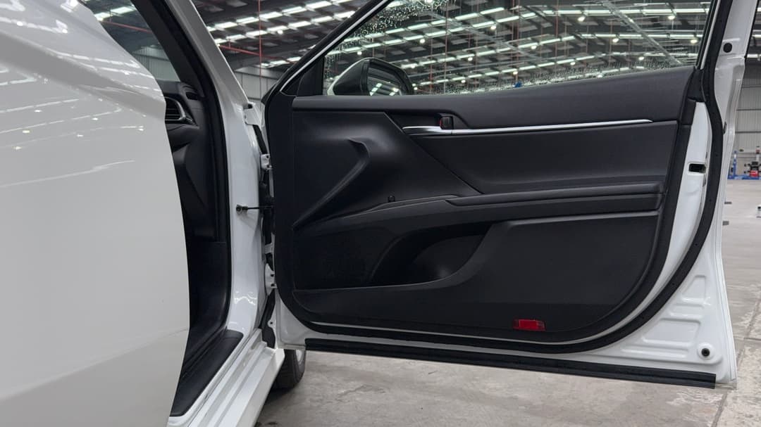 2023 Toyota Camry Ascent Hybrid, Automatic, 34756 km, Speaker View