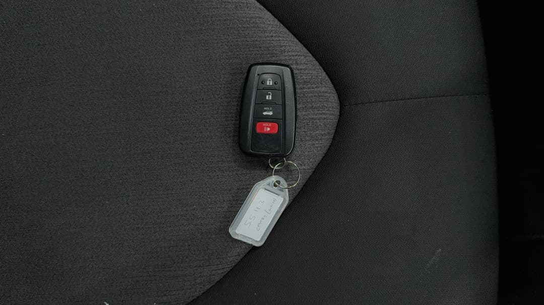 2023 Toyota Camry Ascent Hybrid, Automatic, 34756 km, Key Close-up