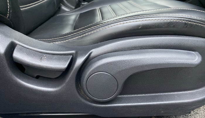 2019 Hyundai Elite i20 1.2 SPORTS PLUS VTVT, Petrol, Manual, 49,767 km, Driver Side Adjustment Panel