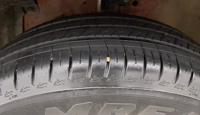 2015 Maruti Swift VXI, Petrol, Manual, 72,542 km, Left Front Tyre Tread