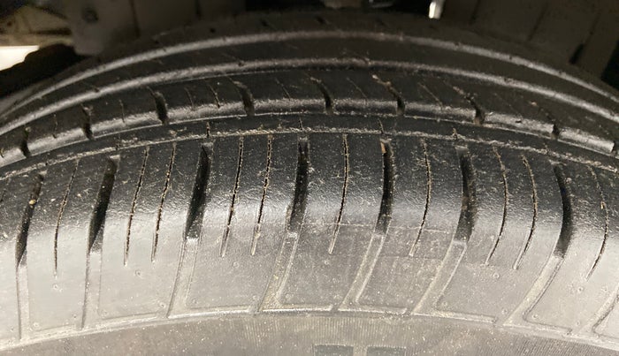 2018 Mahindra Scorpio S5, Diesel, Manual, 18,012 km, Right Front Tyre Tread