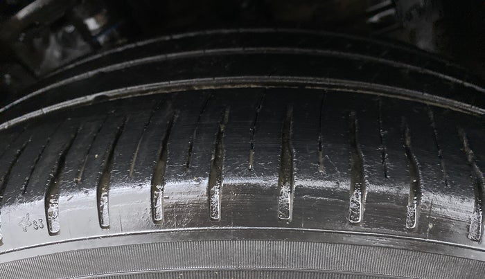 2017 Maruti S Cross ALPHA 1.3, Diesel, Manual, 95,850 km, Right Front Tyre Tread