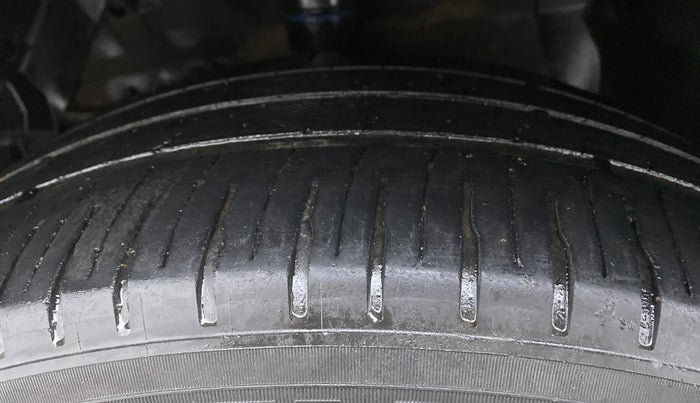 2017 Maruti S Cross ALPHA 1.3, Diesel, Manual, 95,850 km, Left Front Tyre Tread