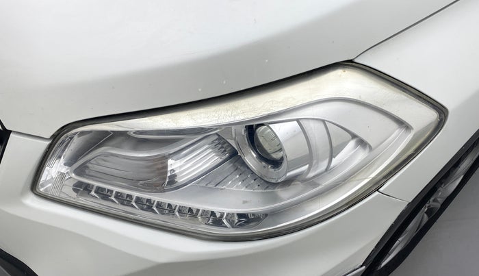 2017 Maruti S Cross ALPHA 1.3, Diesel, Manual, 95,850 km, Left headlight - Minor scratches