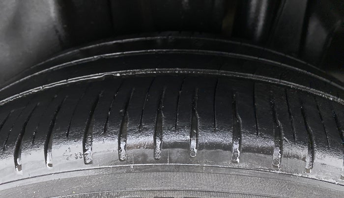 2017 Maruti S Cross ALPHA 1.3, Diesel, Manual, 95,850 km, Left Rear Tyre Tread