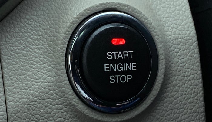 2019 Mahindra XUV300 W8(O), Diesel, Manual, 14,647 km, Keyless Start/ Stop Button