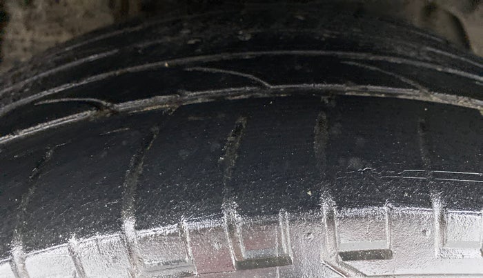 2019 Mahindra XUV300 W8(O), Diesel, Manual, 14,647 km, Left Front Tyre Tread