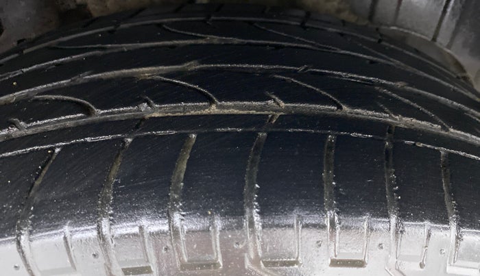 2019 Mahindra XUV300 W8(O), Diesel, Manual, 14,647 km, Left Rear Tyre Tread