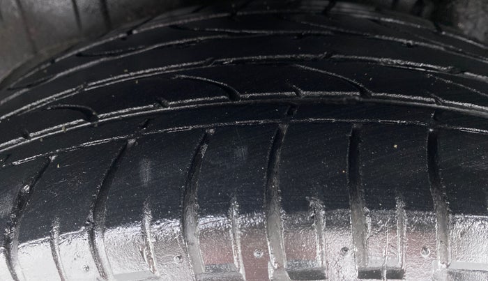 2019 Mahindra XUV300 W8(O), Diesel, Manual, 14,647 km, Right Rear Tyre Tread