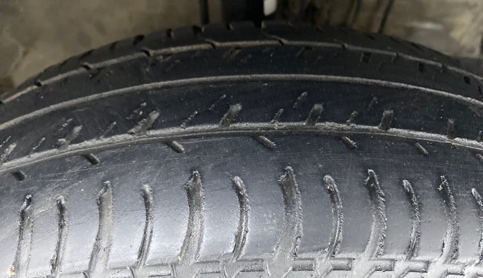 2015 Maruti Swift Dzire VXI AT, Petrol, Automatic, 56,836 km, Right Front Tyre Tread