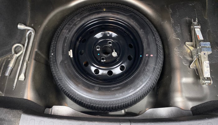 2015 Maruti Swift Dzire VXI AT, Petrol, Automatic, 56,836 km, Spare Tyre