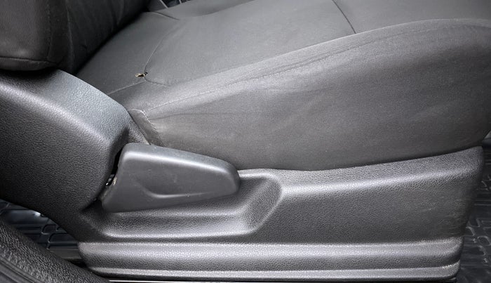 2019 Renault Kwid RXT Opt, Petrol, Manual, 40,159 km, Driver Side Adjustment Panel