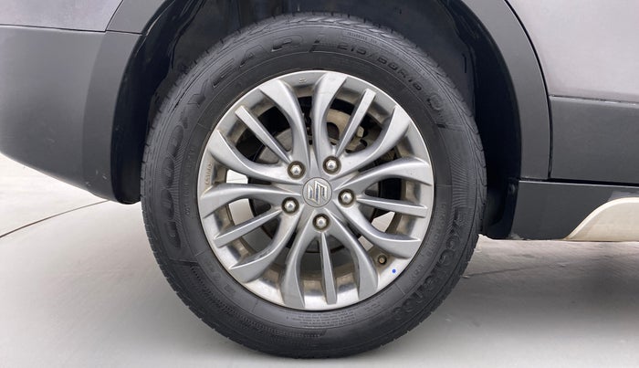 2017 Maruti S Cross ZETA 1.3, Diesel, Manual, 66,918 km, Right Rear Wheel