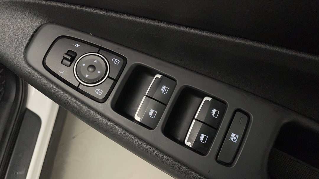 2019 Hyundai Santa Fe Active Crdi (awd), Automatic, 53314 km, Drivers Side Door Panel Controls