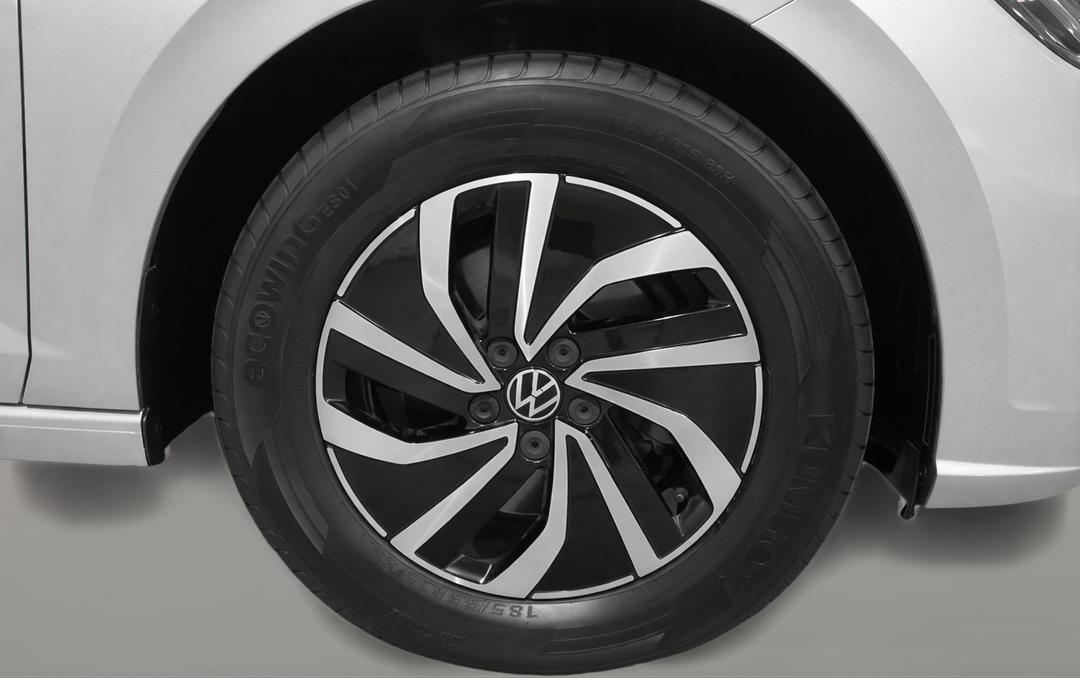 2024 Volkswagen Polo Life, Automatic, 25692 km, Right Front Wheel
