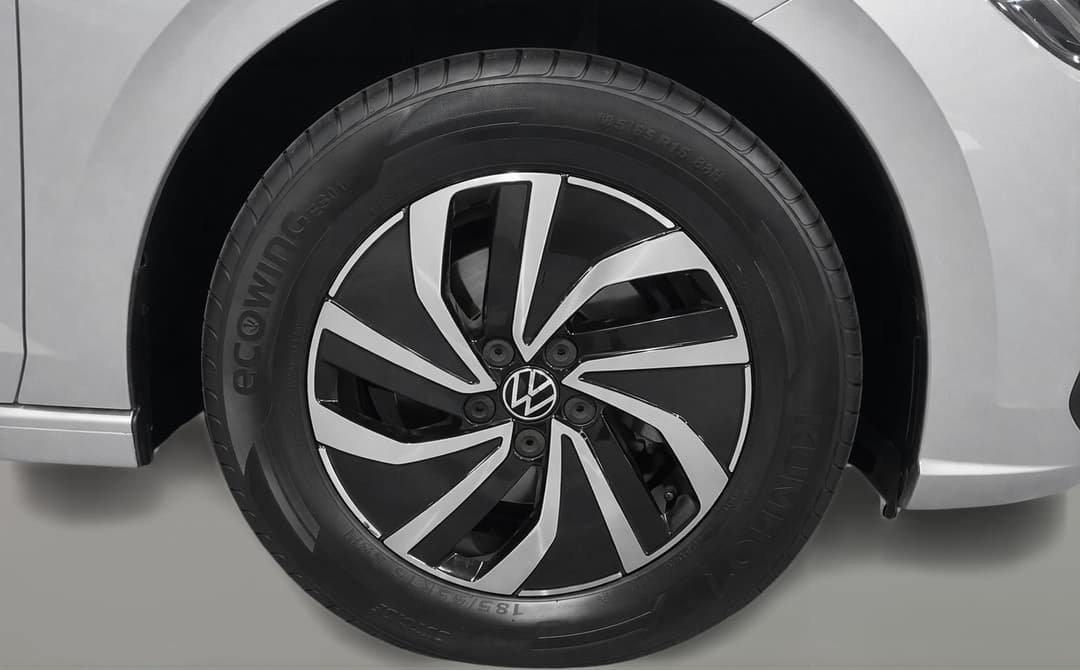 2024 Volkswagen Polo Life, Automatic, 25692 km, Right Front Wheel