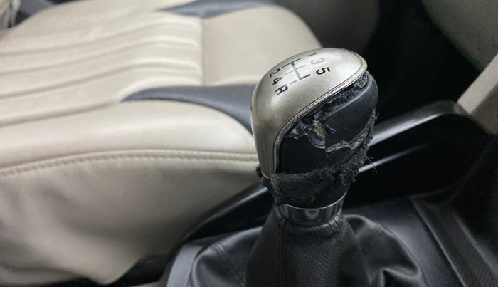 2014 Ford Ecosport 1.5TITANIUM TDCI, Diesel, Manual, 74,864 km, Gear lever - Knob has minor damage