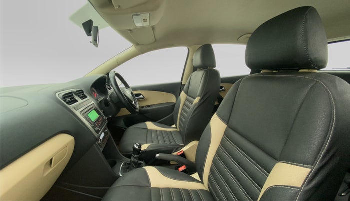 2015 Volkswagen Polo HIGHLINE1.5L DIESEL, Diesel, Manual, 1,41,390 km, Right Side Front Door Cabin