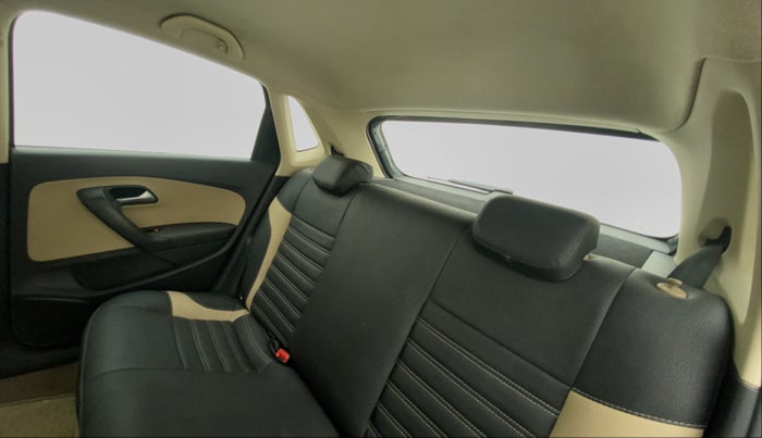2015 Volkswagen Polo HIGHLINE1.5L DIESEL, Diesel, Manual, 1,41,390 km, Right Side Rear Door Cabin