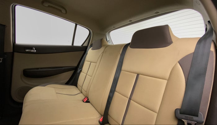 2011 Hyundai i20 MAGNA O 1.2, Petrol, Manual, 12,141 km, Right Side Rear Door Cabin