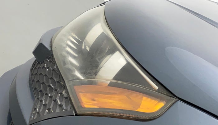 2014 Mahindra XUV500 W6, Diesel, Manual, 1,07,080 km, Left headlight - Faded