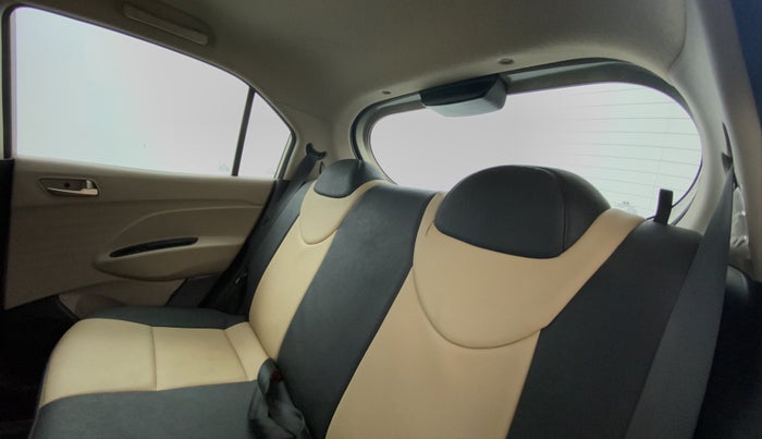 2019 Hyundai NEW SANTRO ASTA 1.1 MT, Petrol, Manual, 30,601 km, Right Side Door Cabin View