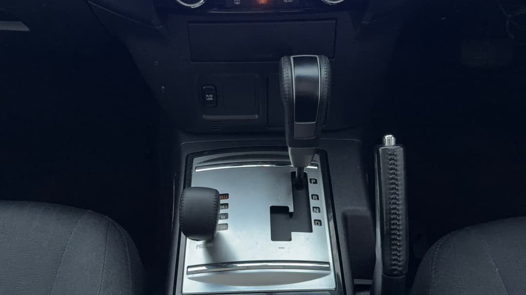 2019 Mitsubishi Pajero Glx (4x4) 7 Seat, Automatic, 136393 km, Gear Lever 