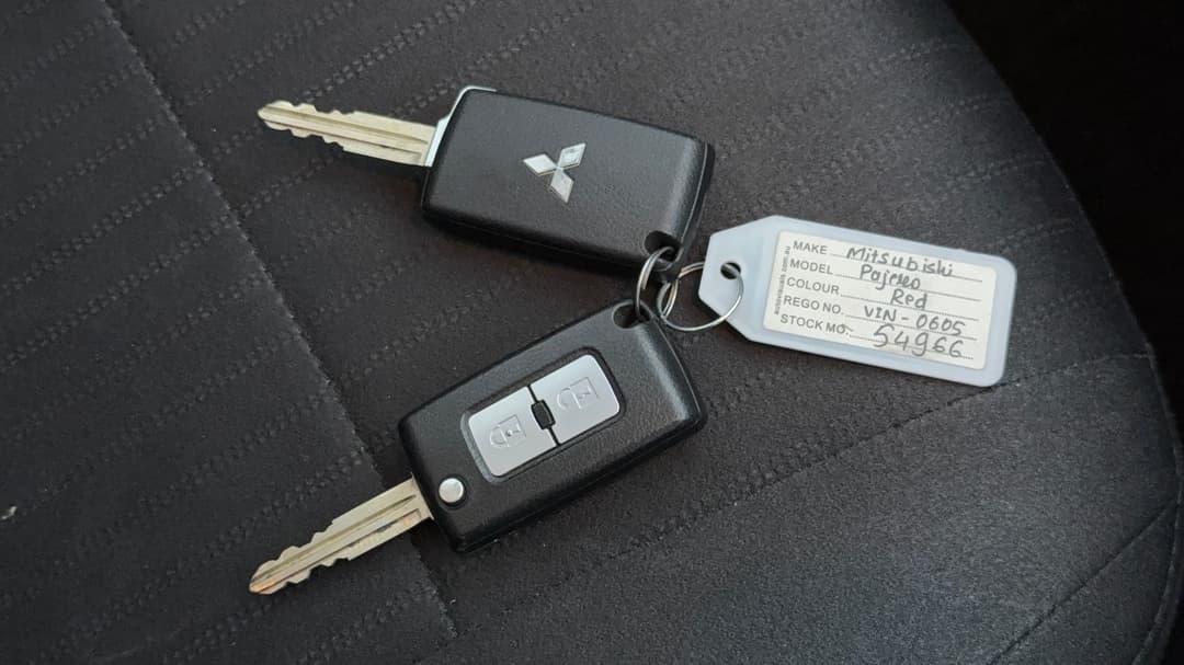 2019 Mitsubishi Pajero Glx (4x4) 7 Seat, Automatic, 136393 km, Key Close-up
