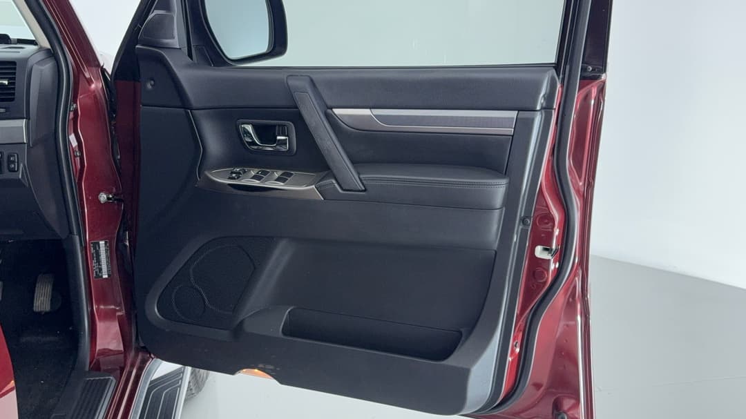 2019 Mitsubishi Pajero Glx (4x4) 7 Seat, Automatic, 136393 km, Speaker View