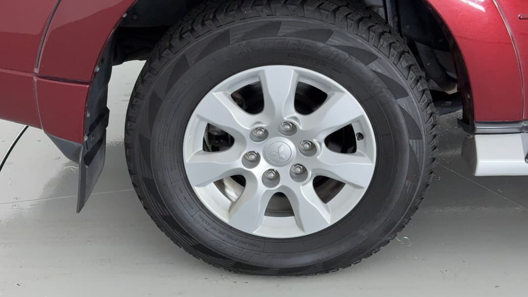 2019 Mitsubishi Pajero Glx (4x4) 7 Seat, Automatic, 136393 km, Right Rear Wheel