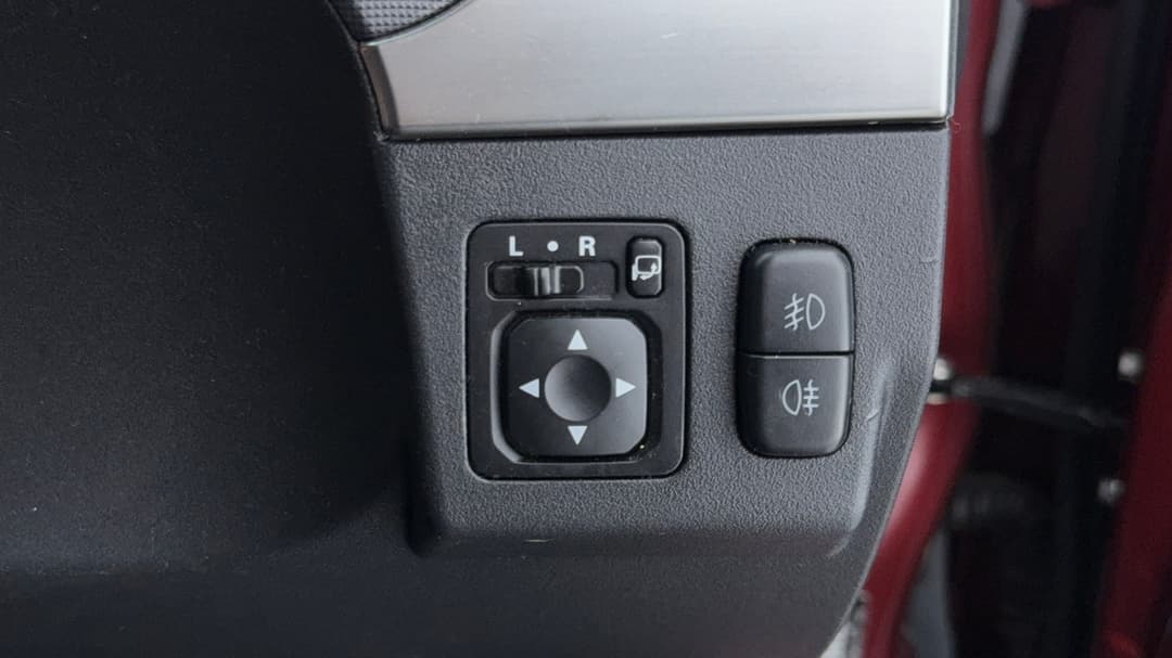 2019 Mitsubishi Pajero Glx (4x4) 7 Seat, Automatic, 136393 km, Utility Switches/Buttons