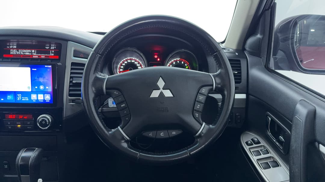 2019 Mitsubishi Pajero Glx (4x4) 7 Seat, Automatic, 136393 km, Steering Wheel Close-up