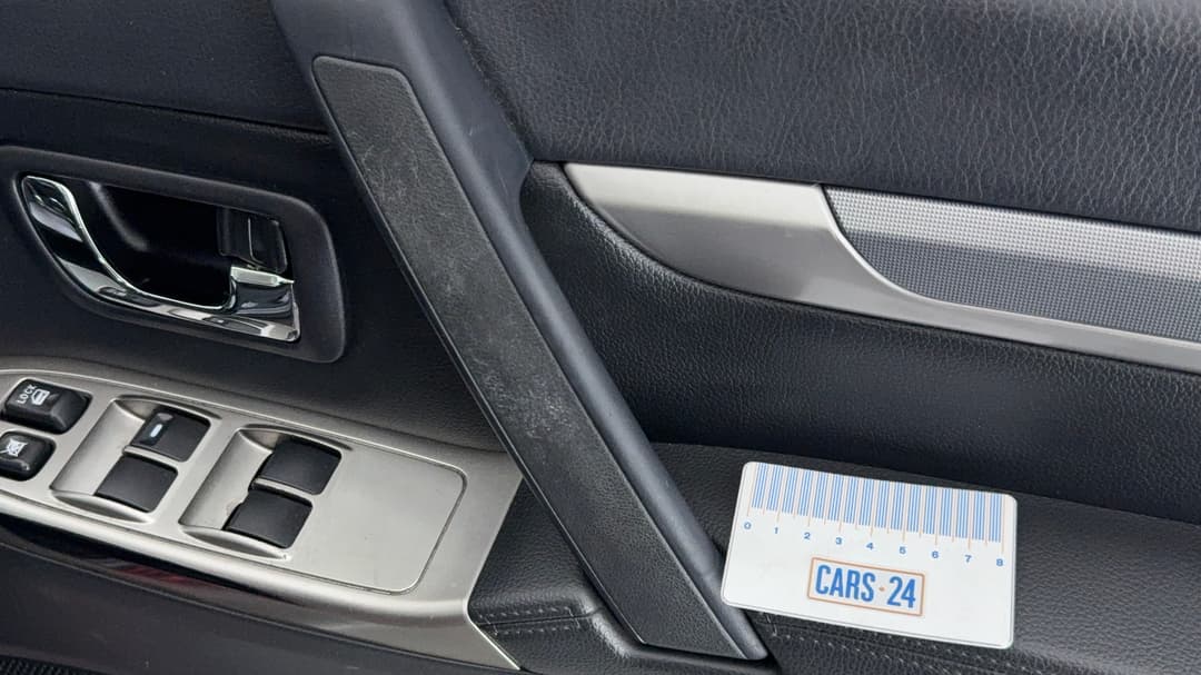 2019 Mitsubishi Pajero Glx (4x4) 7 Seat, Automatic, 136393 km, Door Interior Front RHS Wear