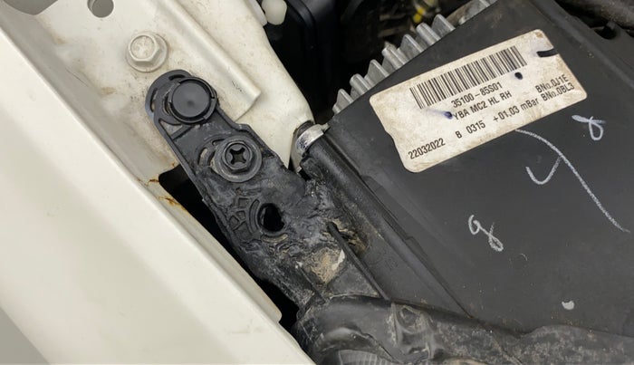 2022 Toyota URBAN CRUISER HIGH GRADE MT, Petrol, Manual, 5,069 km, Right headlight - Clamp has minor damage