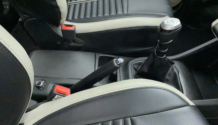2021 Renault TRIBER RXZ, Petrol, Manual, 27,216 km, Gear Lever