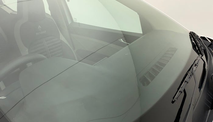 2021 Renault TRIBER RXZ, Petrol, Manual, 27,216 km, Front windshield - Minor spot on windshield