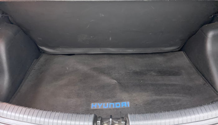 2015 Hyundai Grand i10 ASTA 1.2 KAPPA VTVT, Petrol, Manual, 13,032 km, Boot Inside