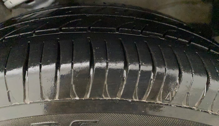 2013 Maruti Wagon R Stingray VXI, Petrol, Manual, 55,590 km, Left Front Tyre Tread