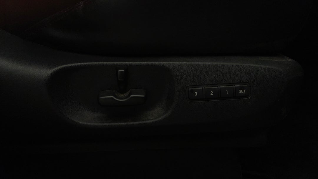 2013 Mazda CX-9 Grand Touring, Automatic, 140909 km, Drivers Side Adjustment Panel