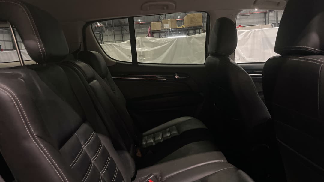 2020 Isuzu MU-X Ls-t (4x2), Automatic, 126773 km, Right Side Rear Door Cabin View