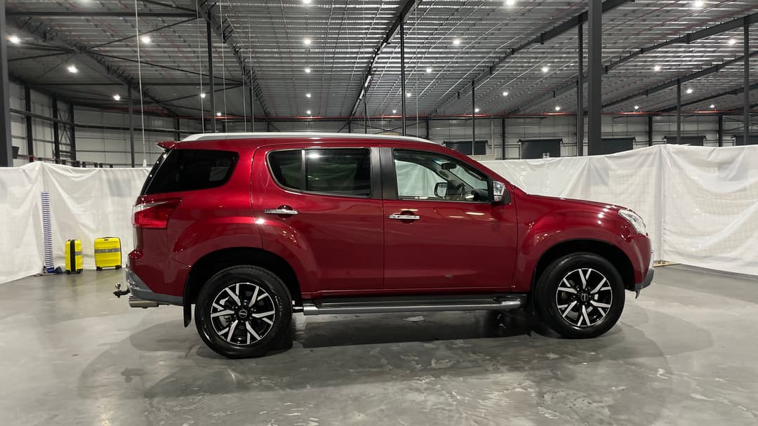 2020 Isuzu MU-X Ls-t (4x2), Automatic, 126773 km, Right Side View