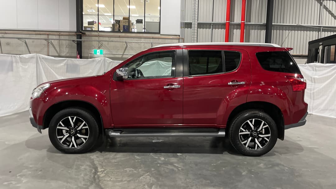 2020 Isuzu MU-X Ls-t (4x2), Automatic, 126773 km, Left Side View