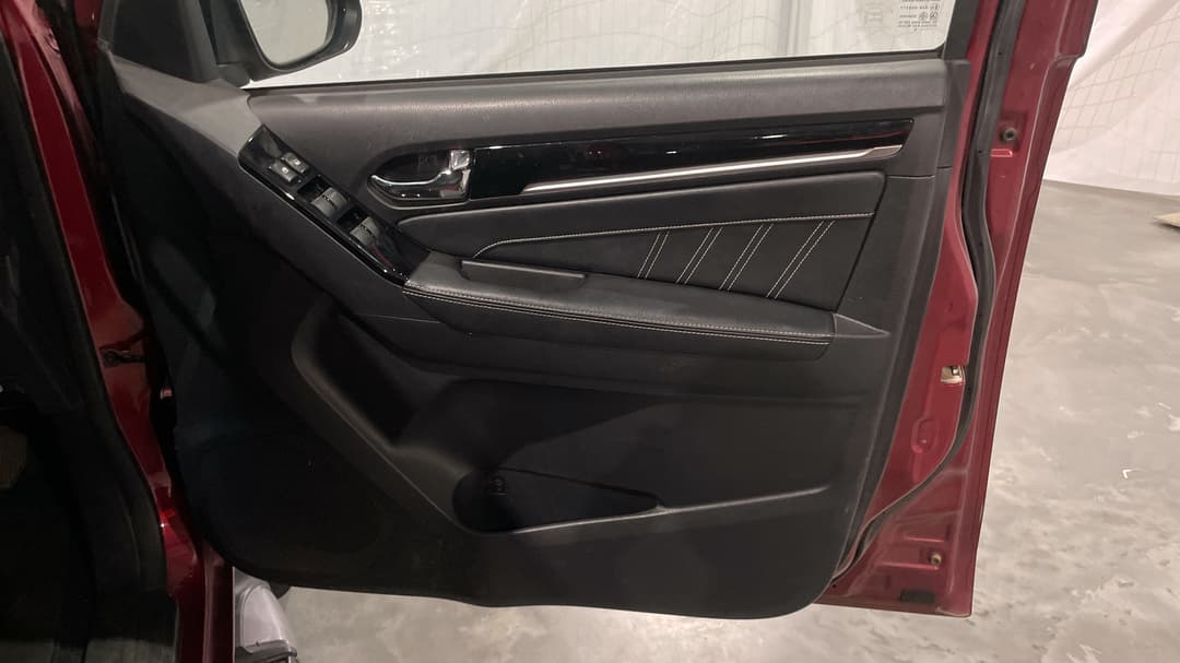 2020 Isuzu MU-X Ls-t (4x2), Automatic, 126773 km, Speaker View