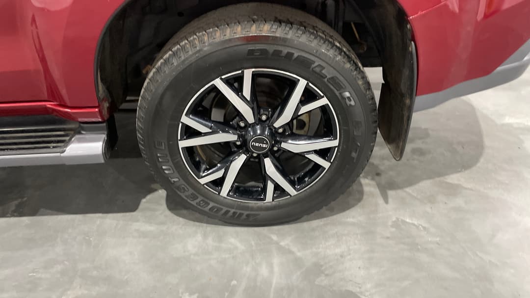 2020 Isuzu MU-X Ls-t (4x2), Automatic, 126773 km, Left Rear Wheel