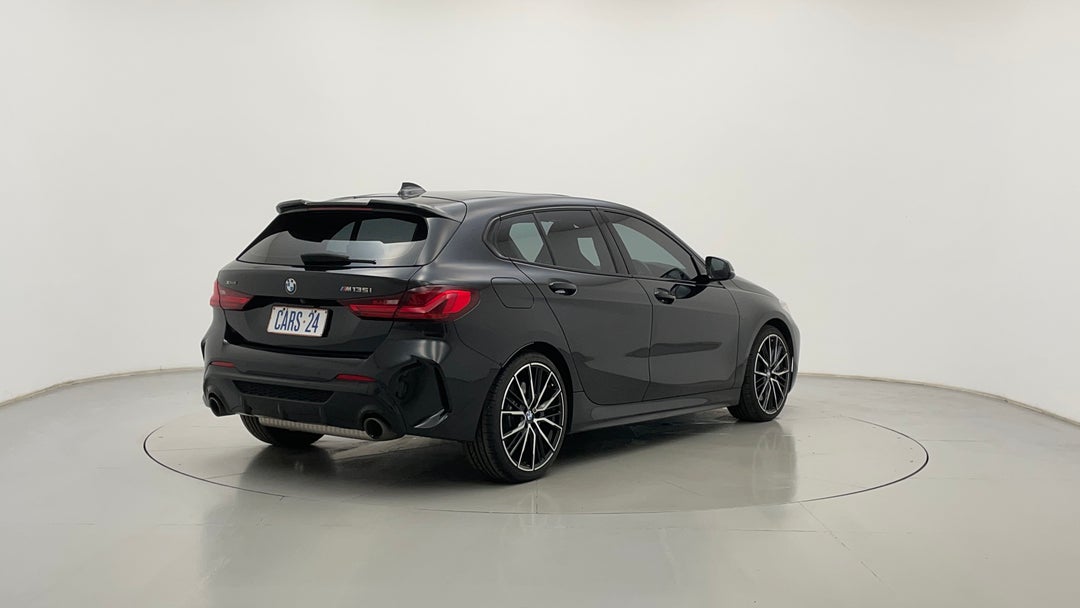 Right Back Diagonal (45- Degree) View