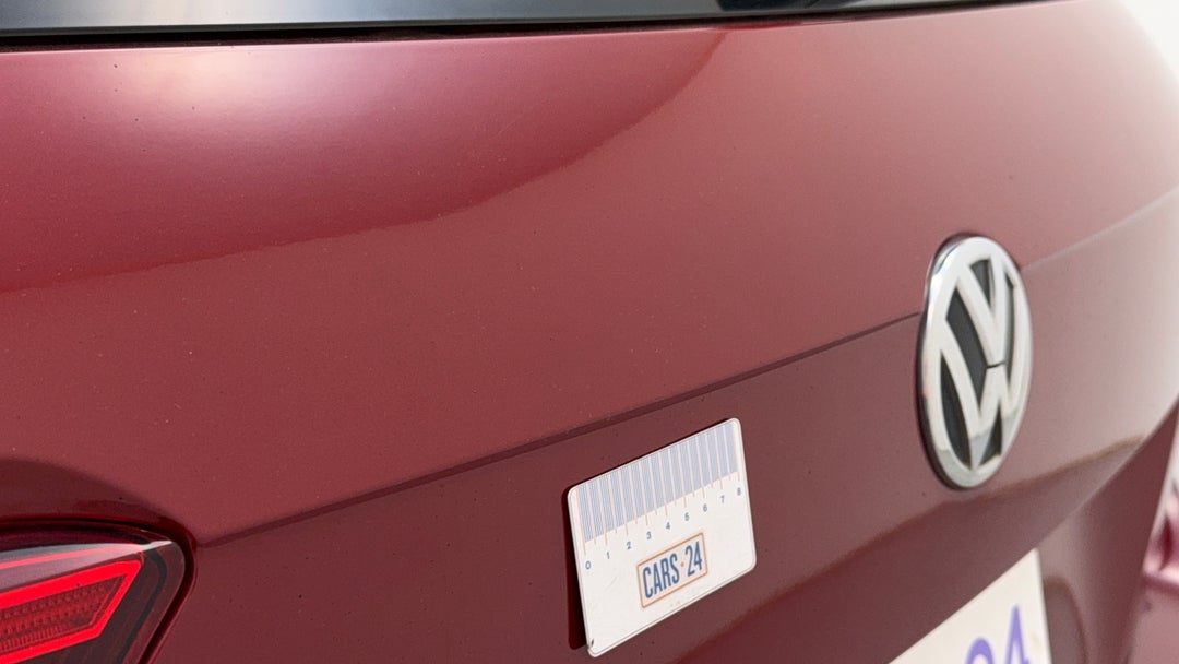 Boot / Tailgate Tailgate Dent