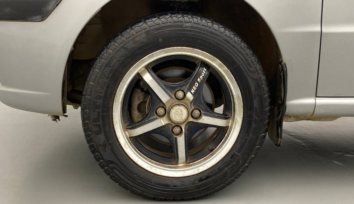 2013 Hyundai Santro Xing GL PLUS, Petrol, Manual, 72,677 km, Left Front Wheel