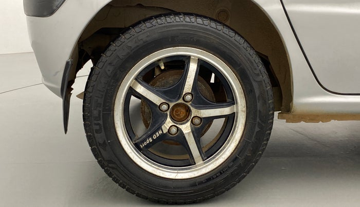 2013 Hyundai Santro Xing GL PLUS, Petrol, Manual, 72,677 km, Right Rear Wheel