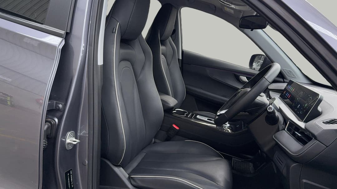 2025 Chery Tiggo 4 Pro Ultimate, Automatic, 11212 km, Right Side Front Door Cabin View